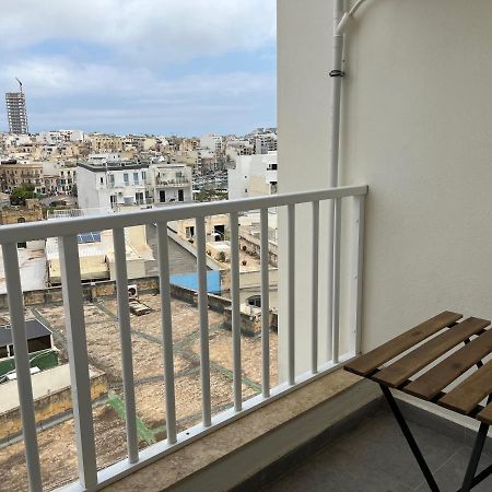 F10 Room 3, Private Room Two Single Beds Shared Bathroom In Shared Flat Msida Extérieur photo