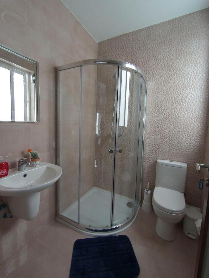 F10 Room 3, Private Room Two Single Beds Shared Bathroom In Shared Flat Msida Extérieur photo