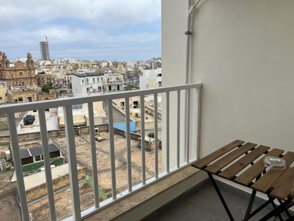 F10 Room 3, Private Room Two Single Beds Shared Bathroom In Shared Flat Msida Extérieur photo